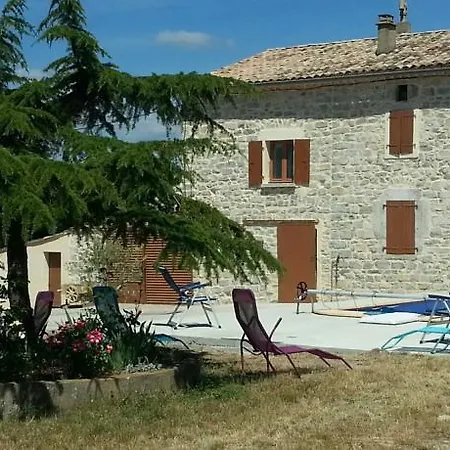 Lea Petitou Ardeche Hébergement de vacances Saint-Jean-le-Centenier