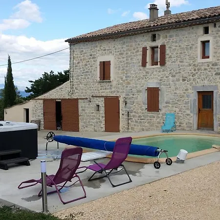 Lea Petitou Ardeche Hébergement de vacances *